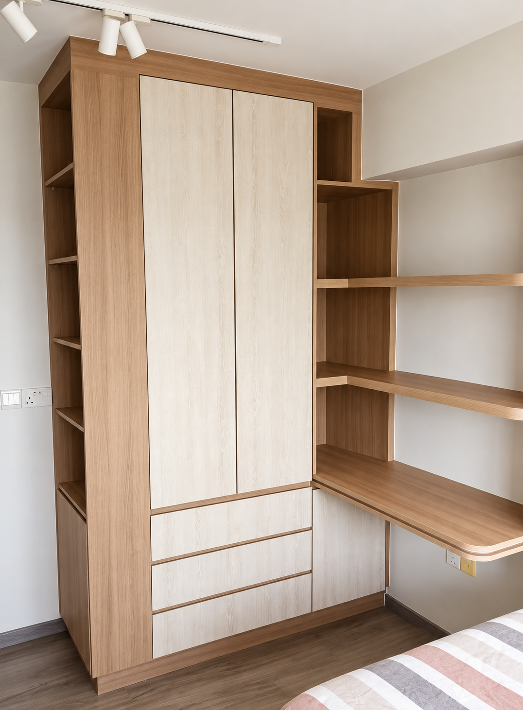 Wardrobe side view with upper push-open cabinets