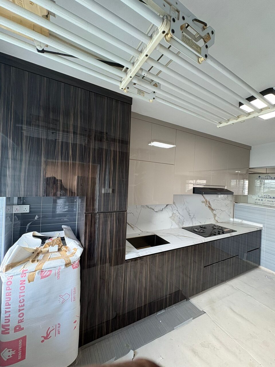 Kitchen — full run