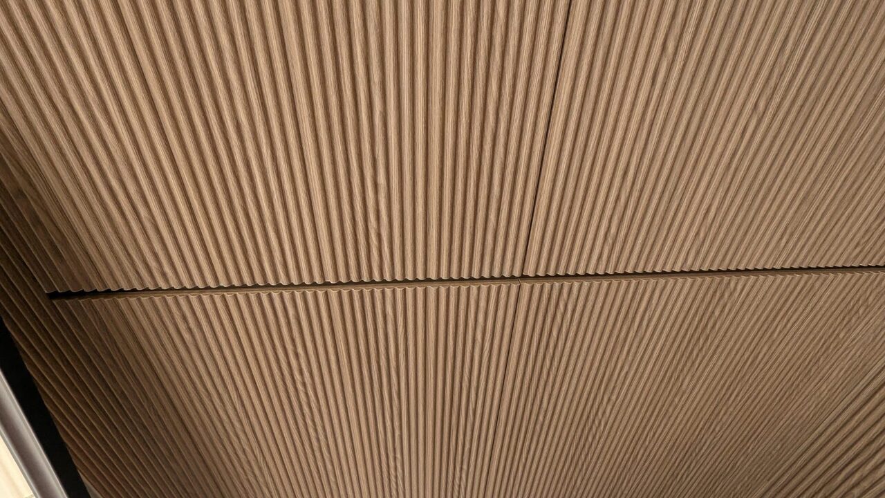Timber-look fluted WPC ceiling raft