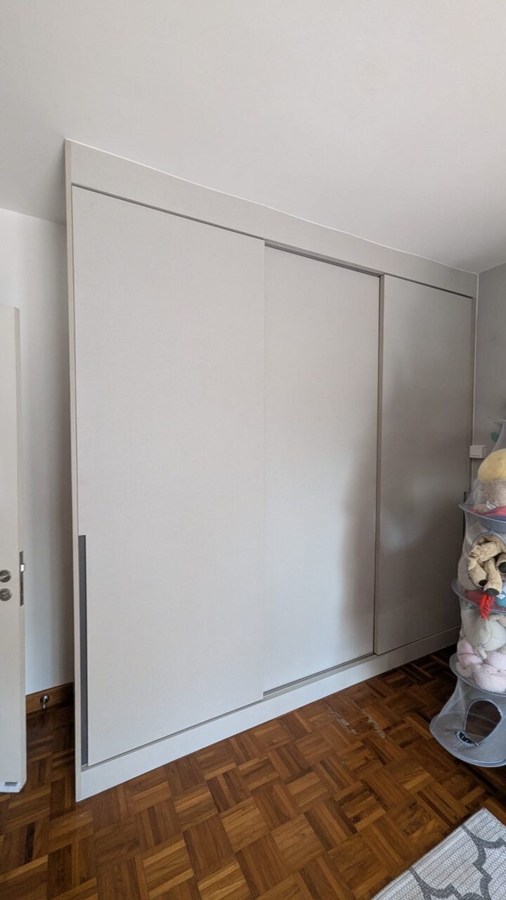Jalan Chelagi bedroom sliding-door wardrobe in cream